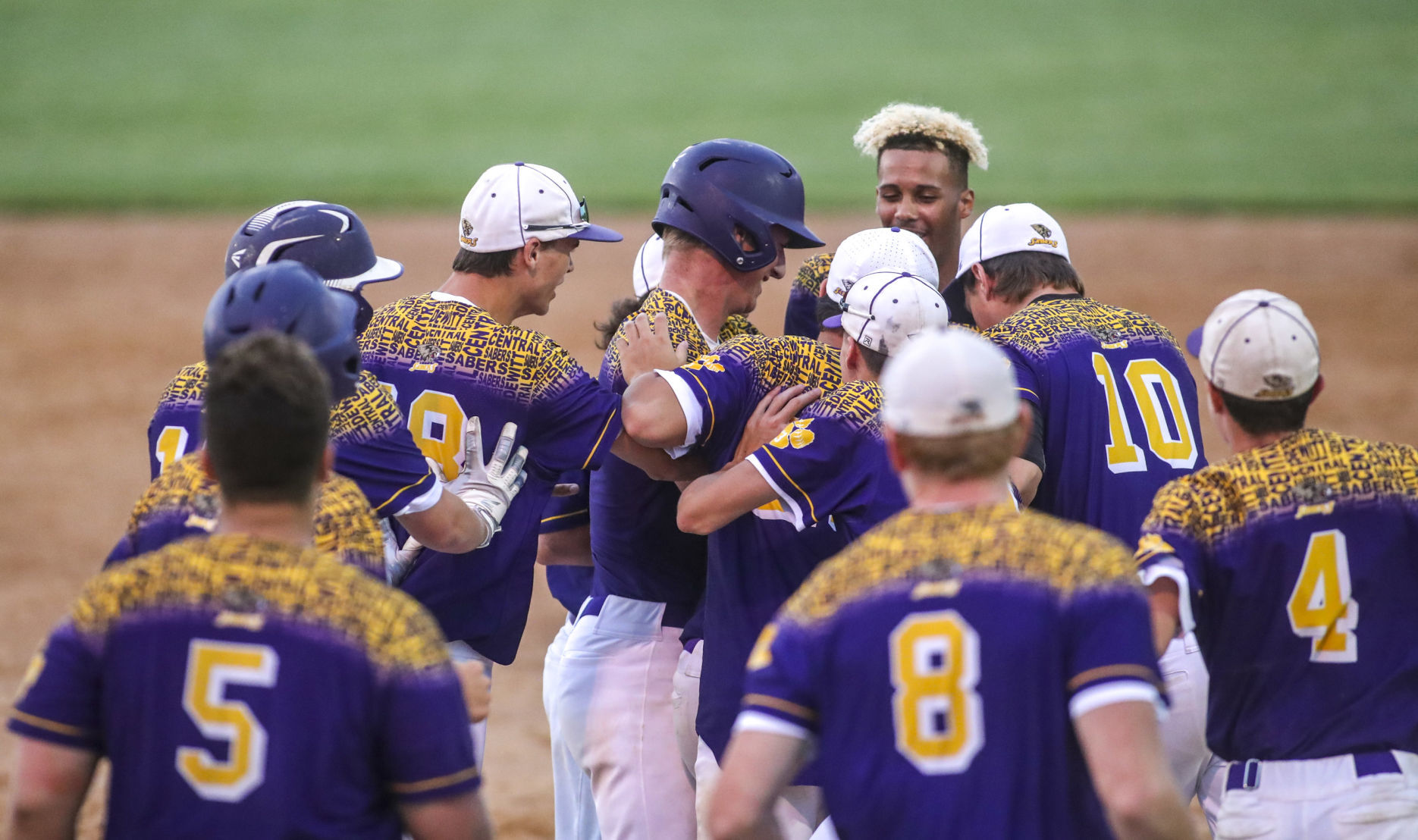 061819-qct-spt-dewitt-baseball-015